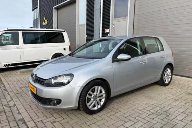 Volkswagen Golf (2009) thumbnail 6