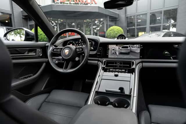 Porsche Panamera (2026) thumbnail 2