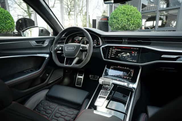 Audi RS 6 (2021) thumbnail 3