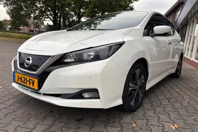 Nissan Leaf (2020) thumbnail 2