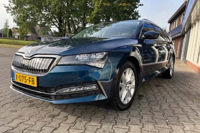 Škoda Superb (2023) thumbnail 2