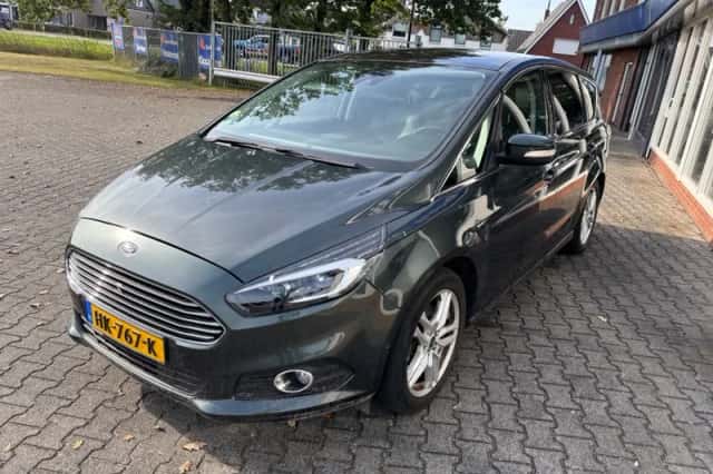 Ford S-Max (2015) thumbnail 2