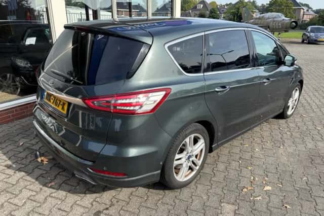 Ford S-Max (2015) thumbnail 3