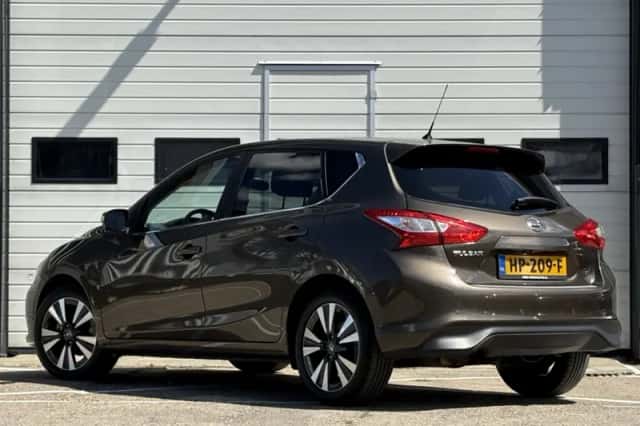 Nissan Pulsar (2015) thumbnail 2