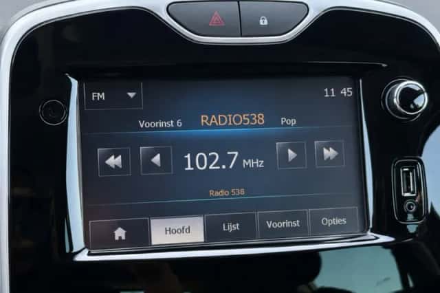 Renault Clio (2015) thumbnail 6