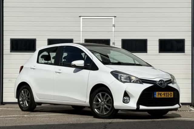 Toyota Yaris (2016) thumbnail 1