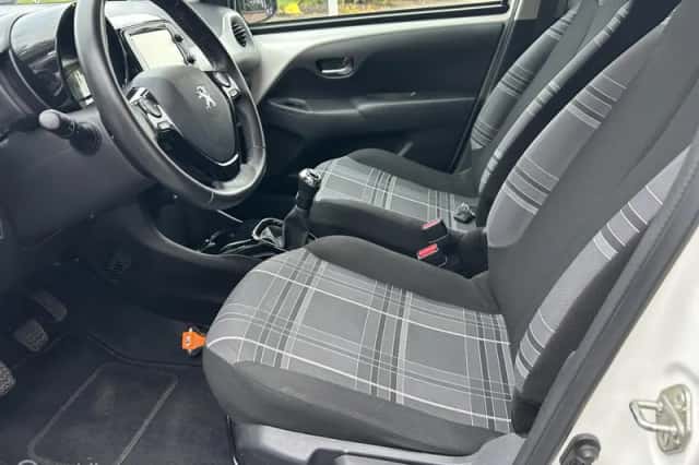 Peugeot 108 (2017) thumbnail 5