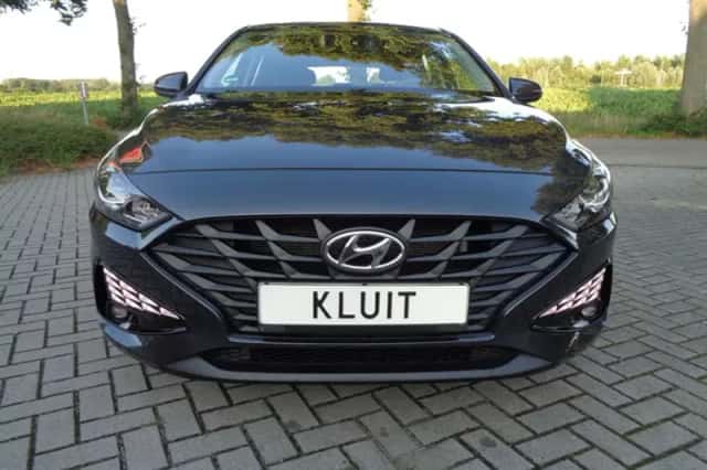 Hyundai i30 (2021) thumbnail 2
