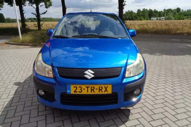 Suzuki SX4 (2007) thumbnail 2