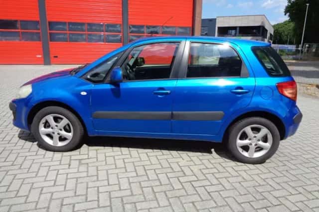 Suzuki SX4 (2007) thumbnail 3