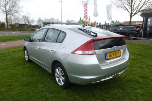Honda Insight (2010) thumbnail 3