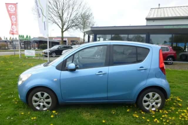 Opel Agila (2009) thumbnail 2