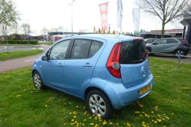 Opel Agila (2009) thumbnail 3