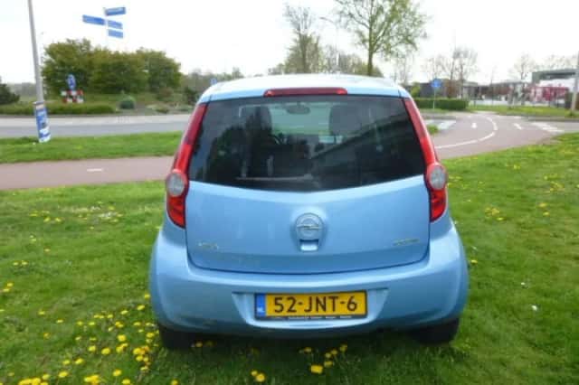Opel Agila (2009) thumbnail 4