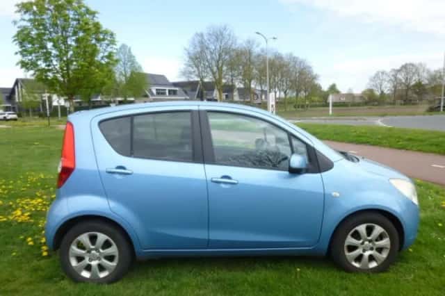 Opel Agila (2009) thumbnail 6