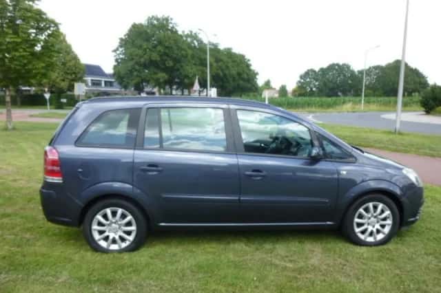Opel Zafira (2007) thumbnail 6