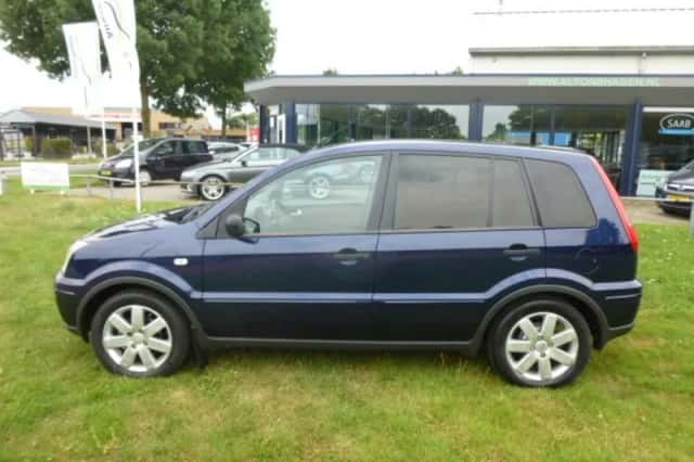 Ford Fusion (2005) thumbnail 2