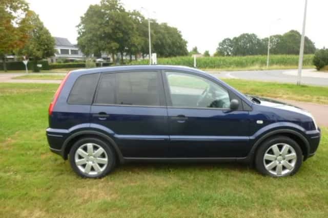 Ford Fusion (2005) thumbnail 6
