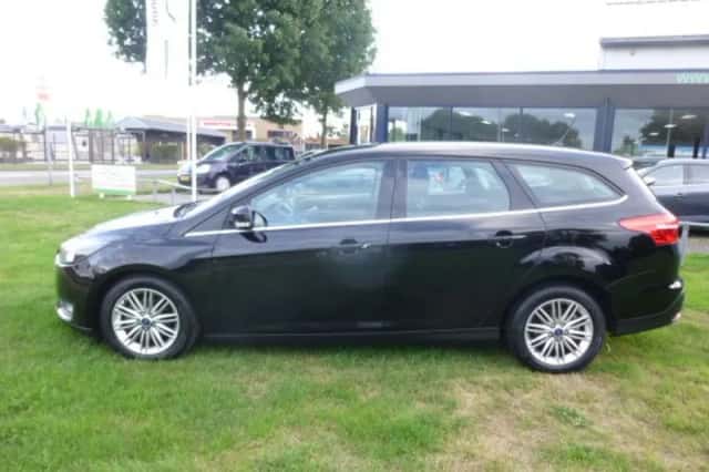 Ford Focus (2017) thumbnail 2