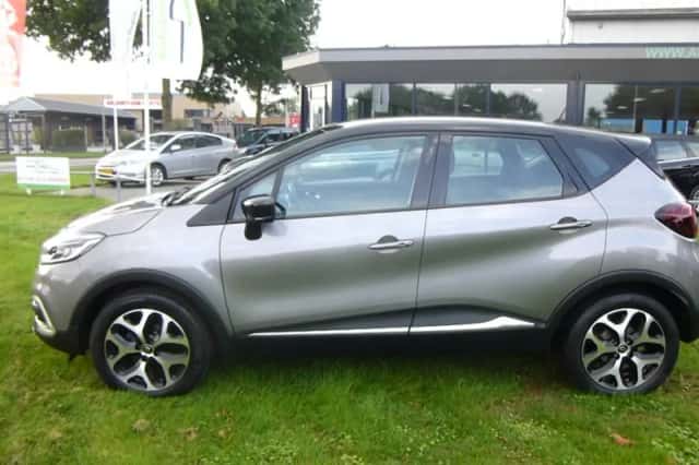 Renault Captur (2017) thumbnail 2
