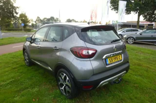 Renault Captur (2017) thumbnail 3