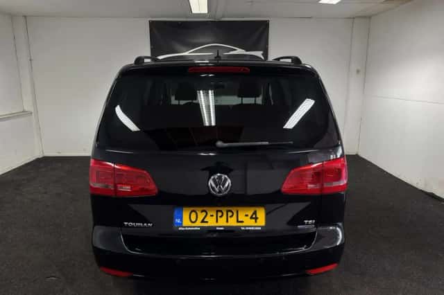 Volkswagen Touran (2011) thumbnail 5