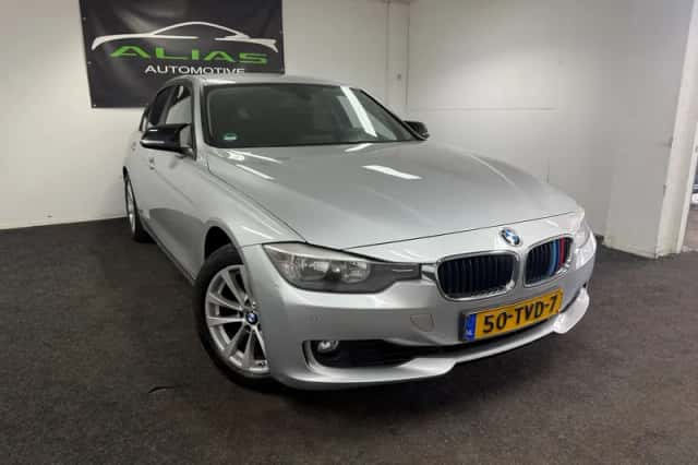 BMW 3-Serie (2012) thumbnail 1