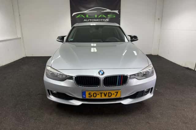 BMW 3-Serie (2012) thumbnail 2