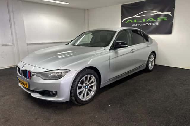 BMW 3-Serie (2012) thumbnail 3