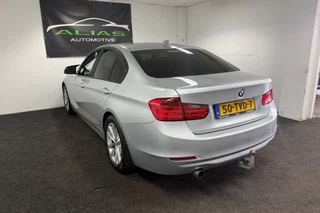 BMW 3-Serie (2012) thumbnail 4