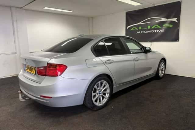 BMW 3-Serie (2012) thumbnail 6