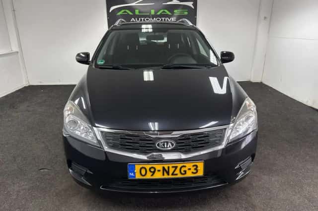 Kia Ceed (2011) thumbnail 2