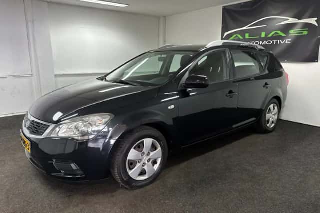 Kia Ceed (2011) thumbnail 3