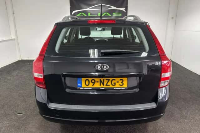 Kia Ceed (2011) thumbnail 5