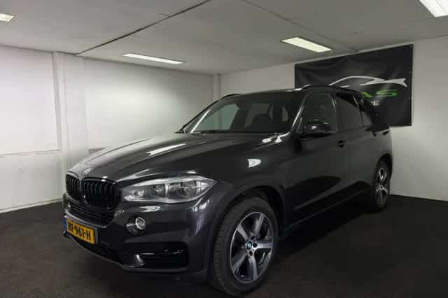 BMW X5 (2015) thumbnail 3