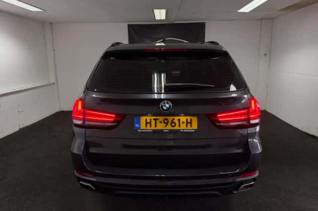 BMW X5 (2015) thumbnail 5