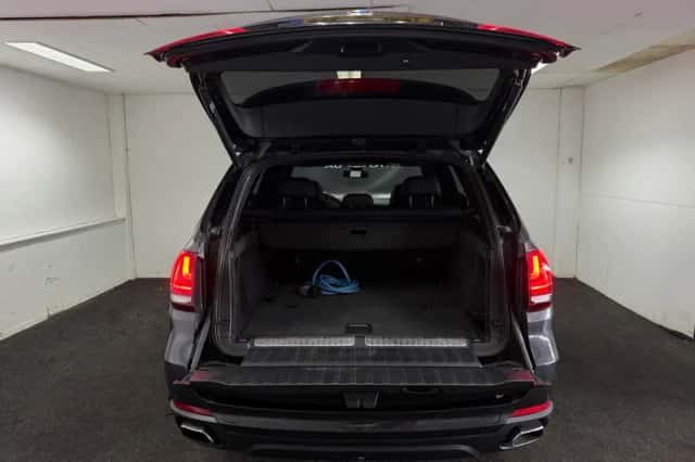 BMW X5 (2015) thumbnail 6