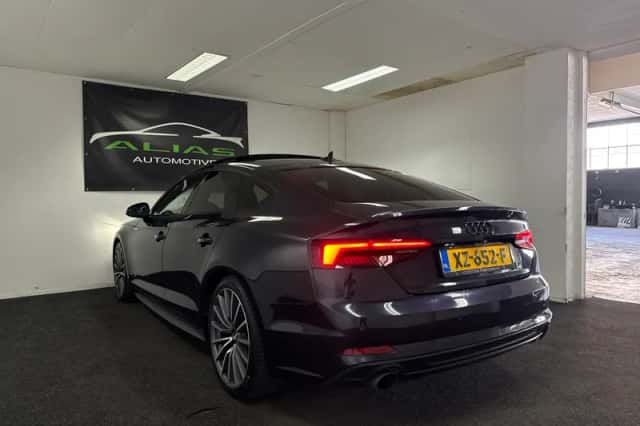 Audi A5 (2018) thumbnail 4