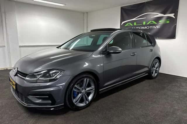Volkswagen Golf (2017) thumbnail 3