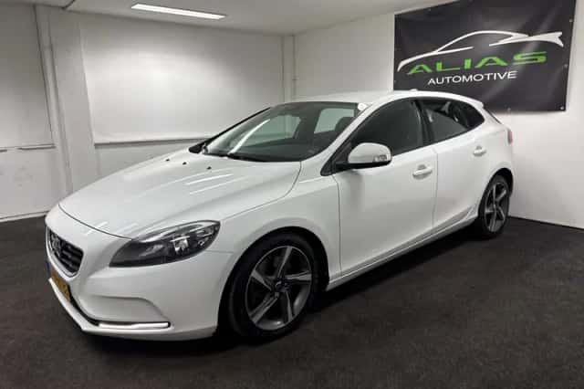 Volvo V40 (2014) thumbnail 3