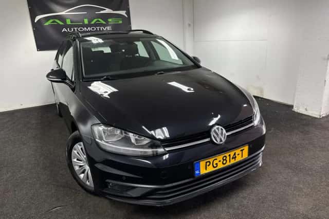 Volkswagen Golf (2017) thumbnail 1