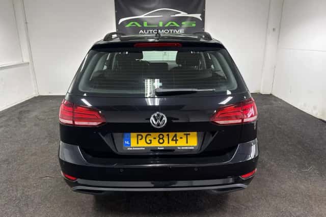 Volkswagen Golf (2017) thumbnail 5
