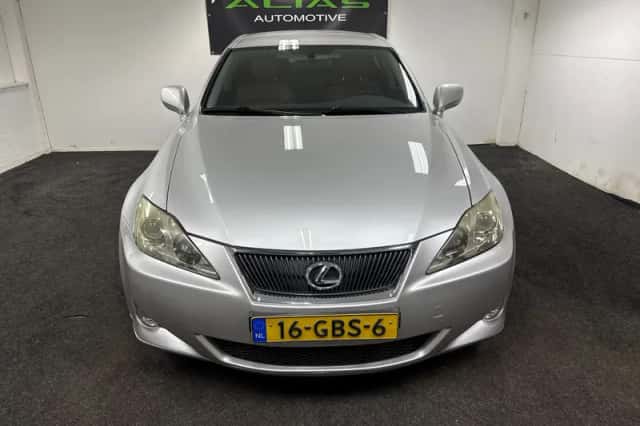 Lexus IS (2008) thumbnail 2