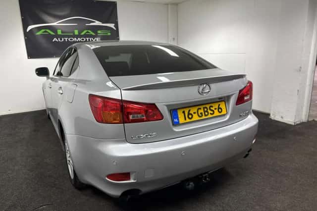 Lexus IS (2008) thumbnail 4