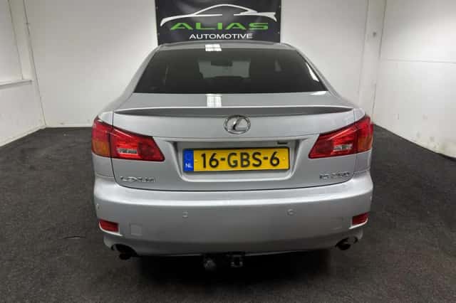 Lexus IS (2008) thumbnail 5