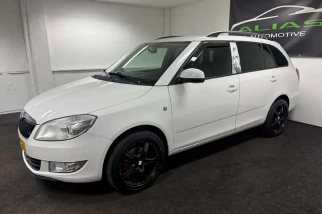 Škoda Fabia (2012) thumbnail 3