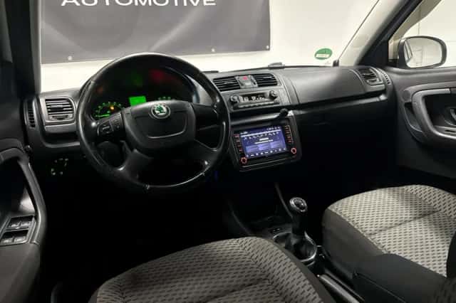 Škoda Fabia (2012) thumbnail 6