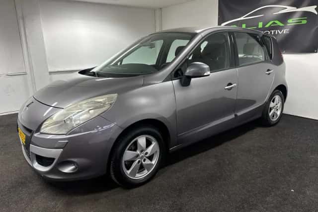 Renault Scénic (2010) thumbnail 3