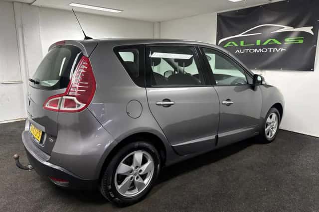 Renault Scénic (2010) thumbnail 6
