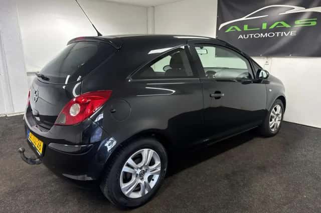 Opel Corsa (2014) thumbnail 6